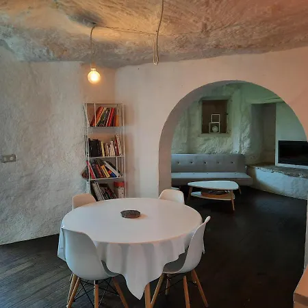 En Troglo Apartment Fontevraud-l'Abbaye